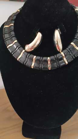Riyadh, Clothing & Accessories, SAR 50,  Necklace And Earrings