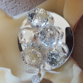 Riyadh, Collectibles, SAR 300,  Swarovski Crystal And Gadget  Grape.