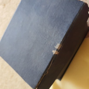 Riyadh, Collectibles, SAR 300,  Swarovski Crystal And Gadget  Grape.