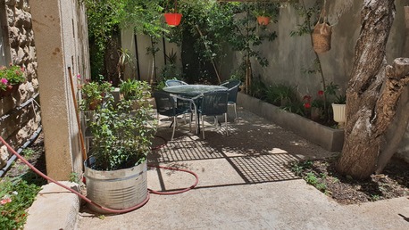 Amman, Apartments/Houses, JOD 10000/year,  Furnished,  2 BR,  Ground Fully Furinshed 2B Apartment With Outside Garden In Jabal Webdeh 00962777688956