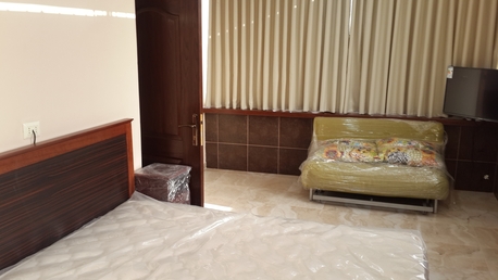 Amman, Apartments/Houses, JOD 4800/year,  Furnished,  1 BR,  Rooftop Fully Furnished One Bedroom Apart In Jabal Amman First Circle 00962777688956