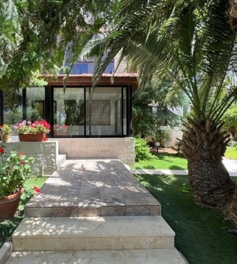 Abdoun, Apartments/Houses, JOD 24000/year,  4 BR,  Ground Semi Furnished 4B Apart Big Garden And Pool In Abdoun 00962777688956