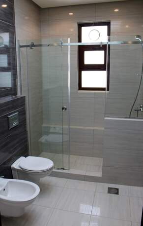 Amman, Apartments/Houses, JOD 15000/year,  3 BR,  Semi Furnished 3B Apartment With Baconlies In 3rd Circle 00962777688956