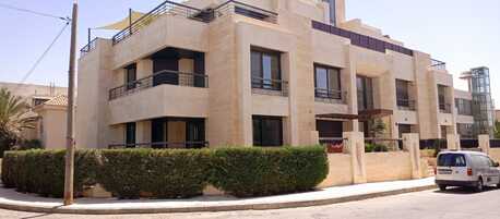 Abdoun, Apartments/Houses, JOD 22000/year,  3 BR,  Semi Furnished Three Bedroom Apartment With Baconly In Abdoun 00962777688956