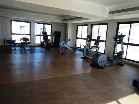 Juffair, Apartments/Houses, BHD 500/month,  Furnished,  3 BR,  Very Spacious 3BR Family Apartment. Balcony. Housekeeping. Pool.Gym.Net. Parking:TONY