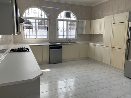 Mahooz, Villas, BHD 1000,  SEMI FURNISHED 3 BHK  VILLA FOR RENT IN MAHOOZ:SUBEER:38185065