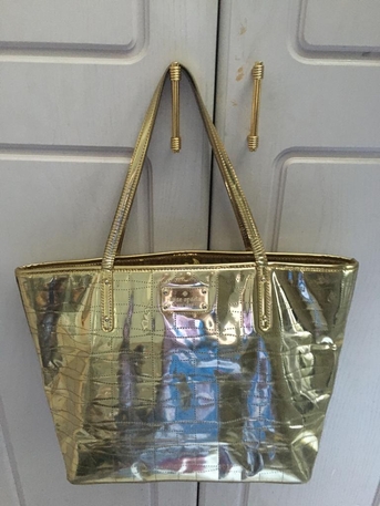 Riyadh, Household Items, SAR 30,  Ladies Bags And Purs