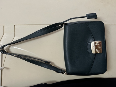 Riyadh, Household Items, SAR 30,  Ladies Bags And Purs