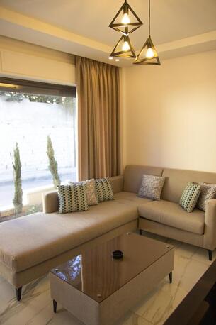 Amman, Apartments/Houses, JOD 6000/year,  Furnished,  1 BR,  Ground Fully Furinshed One Bedroom Apartment In Jabal Webdeh