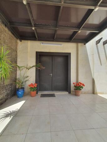 Amman, Apartments/Houses, JOD 12000/year,  Furnished,  2 BR,  Ground Fully Furinshed 2B Apartment With Outside Terrace In Um Uthaina 00962777688956