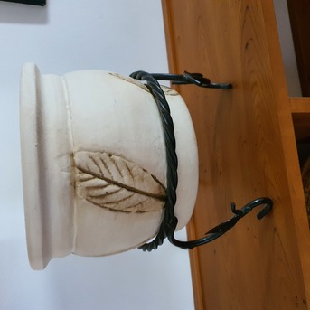 Riyadh, Collectibles, SAR 50,  Pottery Pot With Black Stand ..