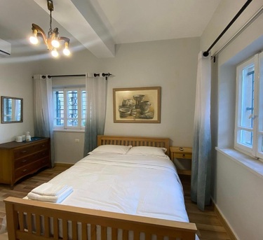 Amman, Apartments/Houses, JOD 11000/year,  Furnished,  2 BR,  Ground Fully Furnished 2B Apartment With Small Garden In Jabal Webdeh 00962777688956