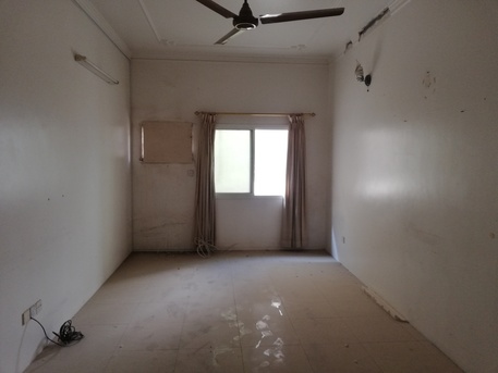 Salmaniya, Apartments/Houses, BHD 220/month,  2 BR,  2 Bedrooms Spacious Bright Full Unfurnished Flat For Rent (exclusive Ewa)