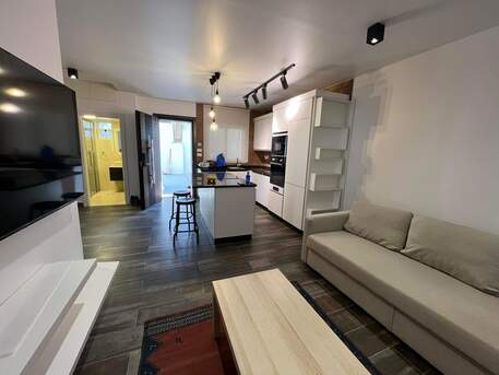 Amman, Apartments/Houses, JOD 8400/year,  Furnished,  2 BR,  Fully Furnished 2B Share Garden, Seating, Barbecue Area In 3circle 00962777688956