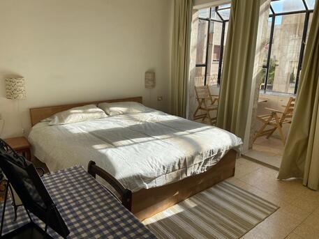 Amman, Apartments/Houses, JOD 12000/year,  Furnished,  2 BR,  Hertige Fully Furnished 2B Masters, Baconlies, Access Rooftop In 1st Circle 00962777688956