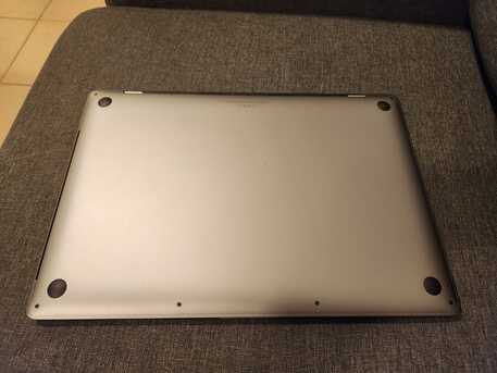 Riyadh, Computers, SAR 4500,  Apple MacBook Pro 16-inch With Touch Bar