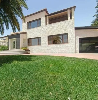 Abdoun, Apartments/Houses, JOD 65000/year,  Furnished,  4 BR,  Villa 3 Level Semi Furnished 5B+ With Big Garden In Abdoun 00962777688956