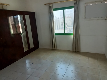 Zinj, Apartments/Houses, BHD 200/month,  2 BR,  SPACIOUS SEMI FURNISHED 2 BEDROOM APARTMENT FOR RENT IN ZINJ-:38185065