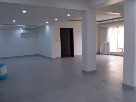 Zinj, Villas, BHD 900,  SPACIOUS  3 BHK DOUBLE STORY COMPOUND VILLA FOR RENT IN ZINJ:38185065