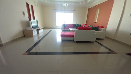 Juffair, Apartments/Houses, BHD 375/month,  Furnished,  3 BR,  Very Spacious Family Apartments. Balcony. Housekeeping. Internet. Pool.Gym.Parking: TONY