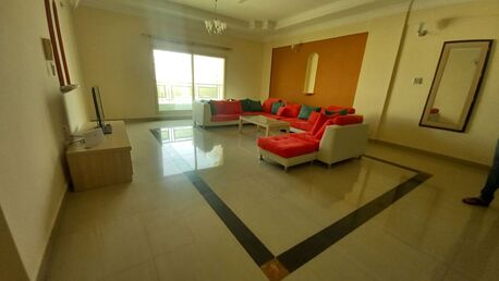 Juffair, Apartments/Houses, BHD 375/month,  Furnished,  3 BR,  Very Spacious Family Apartments. Balcony. Housekeeping. Internet. Pool.Gym.Parking: TONY