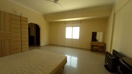 Juffair, Apartments/Houses, BHD 375/month,  Furnished,  3 BR,  Very Spacious Family Apartments. Balcony. Housekeeping. Internet. Pool.Gym.Parking: TONY