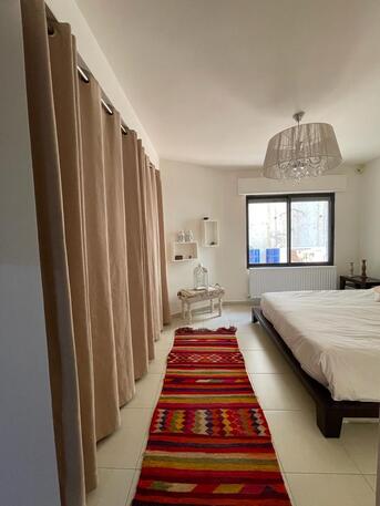 Amman, Apartments/Houses, JOD 10000/year,  Furnished,  3 BR,  Fully Furnished Three Bedroom Apartment With Terrace In 4 Circle 00962777688956