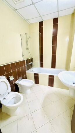 Adliya, Apartments, Flats, Houses & Villas, BHD 400/month,  Furnished,  2 BR,  FULLY FURNISHED 2 BEDROOM FLAT WITH EWA