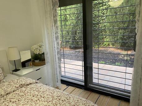 Abdoun, Apartments/Houses, JOD 10000/year,  Furnished,  2 BR,  Ground Fully Furinshed 2B Apartment With Outside Garden In Abdoun 00962777688956