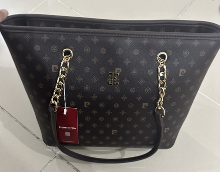 Jeddah, Health & Beauty Items, SAR 175,  Purse