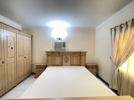 Juffair, Apartments/Houses, BHD 350/month,  Furnished,  3 BR,  Special OFFER:  3BR.Family Building. Internet. Housekeeping. Pool.Gym. Parking : TONY