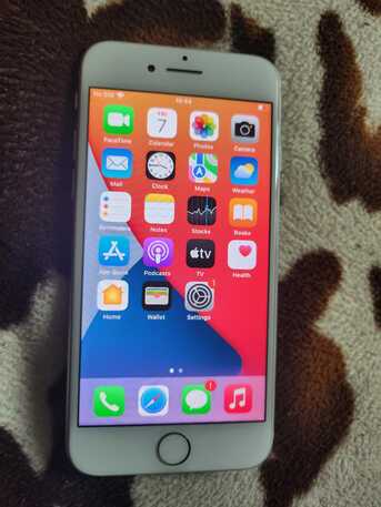 Riyadh, Mobile Phones, SAR 800,  Apple IPhone 8 (64gb) Silver