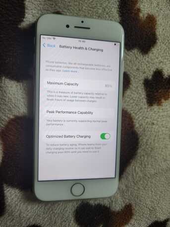 Riyadh, Mobile Phones, SAR 800,  Apple IPhone 8 (64gb) Silver