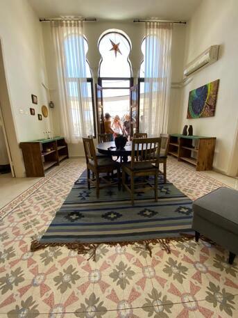 Amman, Apartments/Houses, JOD 12000/year,  Furnished,  4 BR,  Hertige Fully Furnished 4B Apartment With Baconly In First Circle 00962777688956