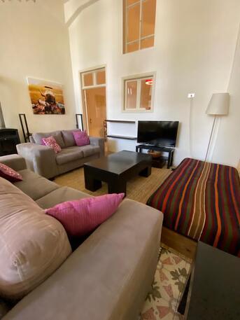 Amman, Apartments/Houses, JOD 12000/year,  Furnished,  4 BR,  Hertige Fully Furnished 4B Apartment With Baconly In First Circle 00962777688956