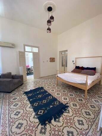 Amman, Apartments/Houses, JOD 12000/year,  Furnished,  4 BR,  Hertige Fully Furnished 4B Apartment With Baconly In First Circle 00962777688956