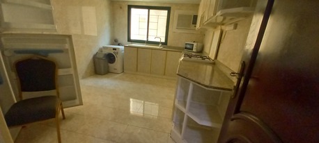 Juffair, Apartments/Houses, BHD 300/month,  2 BR,  Spacious Family Apartment: Closed Kitchen. Gas Cooking. Internet. Pool.Gym: TONY