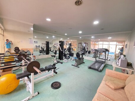 Juffair, Apartments/Houses, BHD 300/month,  2 BR,  Spacious Family Apartment: Closed Kitchen. Gas Cooking. Internet. Pool.Gym: TONY