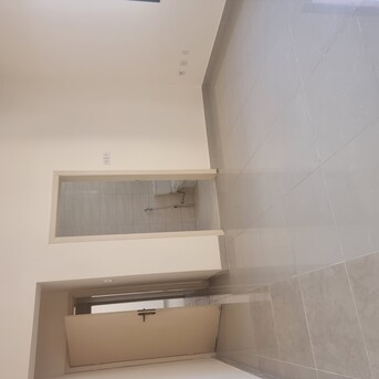 Hoora, Apartments/Houses, BHD 270/month,  2 BR,  @2BATHROOM Hall Kitchen Without Electricity Car Parking