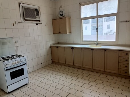 Juffair, Apartments/Houses, BHD 400/month,  Furnished,  3 BR,  Spacious 3BR Apartments. Gas Cooking Range. Balcony. Internet.Pool.Gym.Parking:TONY