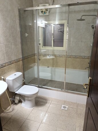 Juffair, Apartments/Houses, BHD 400/month,  Furnished,  3 BR,  Spacious 3BR Apartments. Gas Cooking Range. Balcony. Internet.Pool.Gym.Parking:TONY