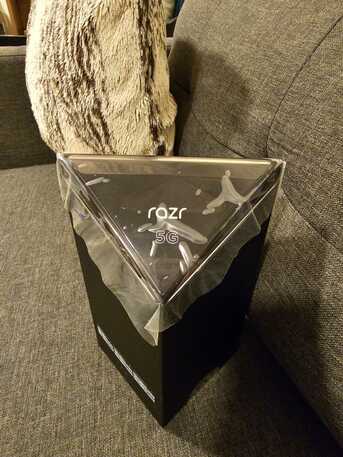 Riyadh, Mobile Phones, SAR 1500,  Motorola Razr2 5G Foldable Flip Smartphone - Brand New