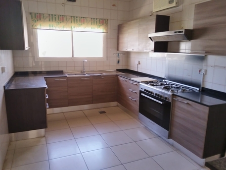 Zinj, Apartments/Houses, BHD 550/month,  3 BR,  SPACIOUS SEMI FURNISHED 3BHK APARTMENT FOR RENT IN MAHOOZ -: 38185065