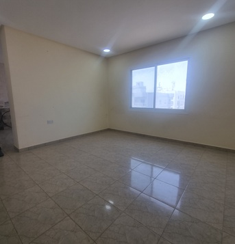 Hidd, Apartments/Houses, BHD 250/month,  2 BR,  @2BATHROOM Hall Kitchen Open With Electricity Car Parking