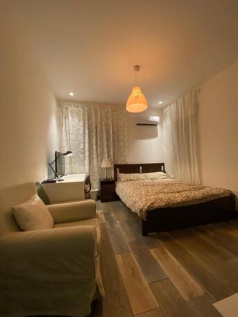 Amman, Apartments/Houses, JOD 12000/year,  Furnished,  3 BR,  Fully Furnished 3B Apart With Baconlies And Access RoofTop N Jabal Webdeh 00962777688956