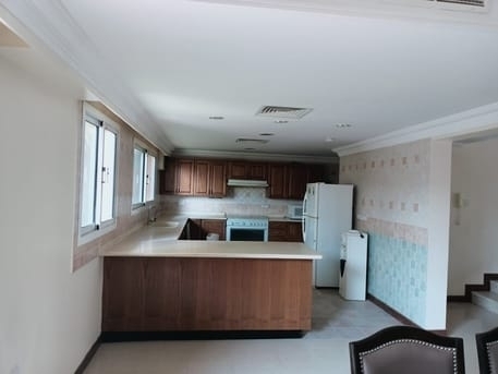 Juffair, Apartments/Houses, BHD 680/month,  3 BR,  Semi Furnished 3bhk Compound Villa For Rent Juffair;38185065