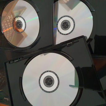 Riyadh, Photo & Video, SAR 150,  Friends Series CD