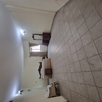 Juffair, Apartments/Houses, BHD 370/month,  2 BR,  ?2BATHROOM Hall Kitchen With Electricity Semi Furnished Car Parking