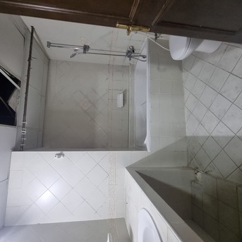 Juffair, Apartments/Houses, BHD 370/month,  2 BR,  ?2BATHROOM Hall Kitchen With Electricity Semi Furnished Car Parking