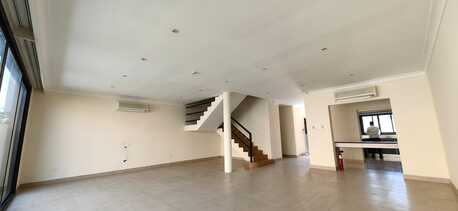 Juffair, Apartments/Houses, BHD 550/month,  3 BR,  *3BATHROOM Hall Kitchen With Electricity  Villa For Rent